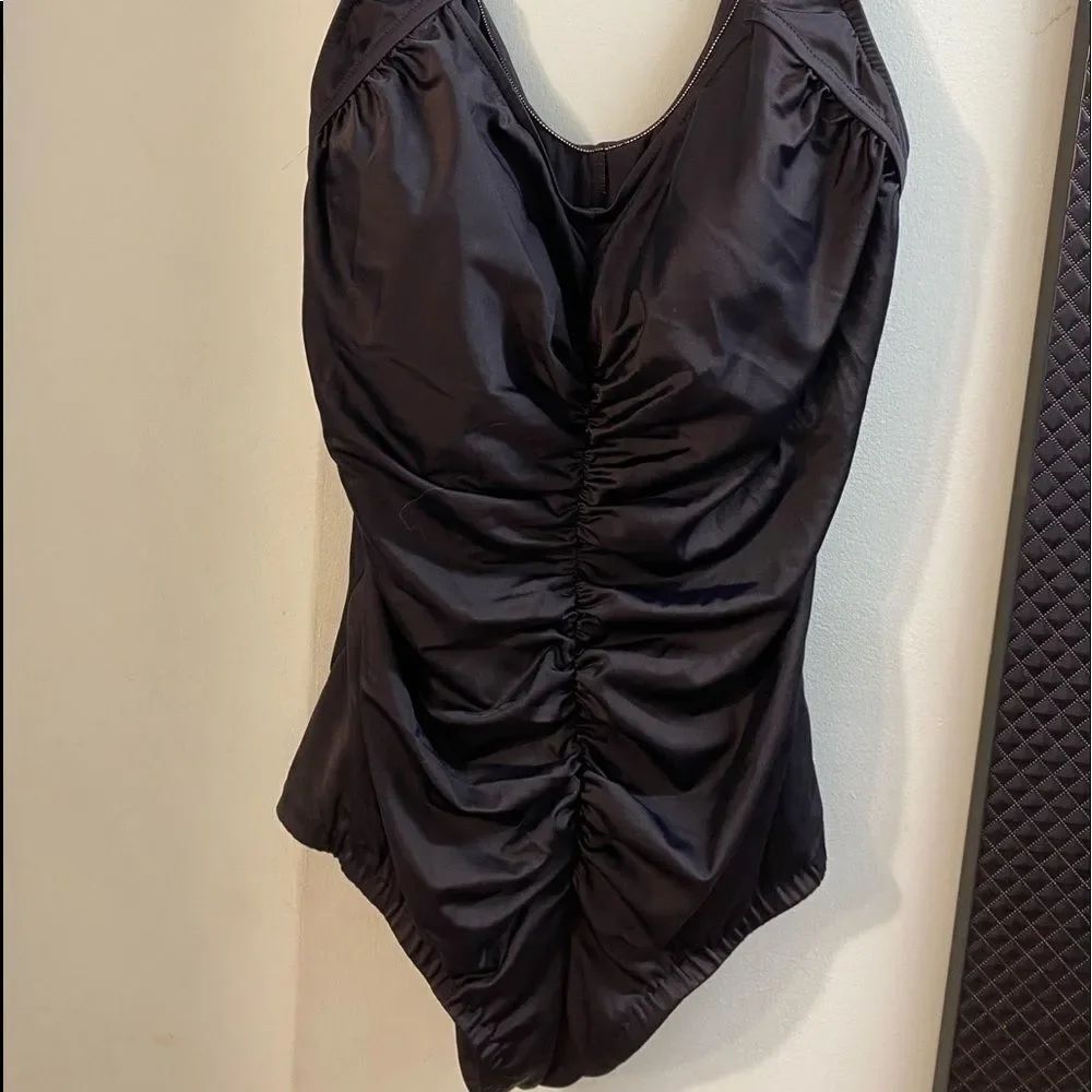 LECOVE one piece front gathered Bathing suit